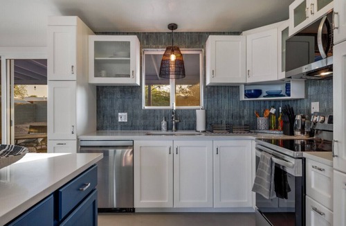 Casas Adobes House | Stylish/Grill/Carport/3 BR 2 BA/Big Yard