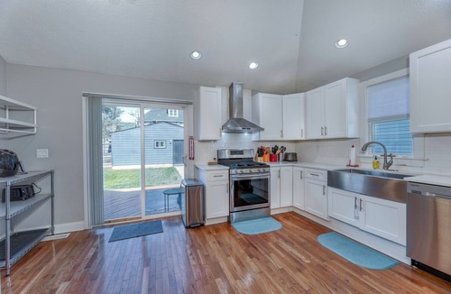 Near Eastside House | Stylish Modern 3-bedroom house Downtown Indianapolis