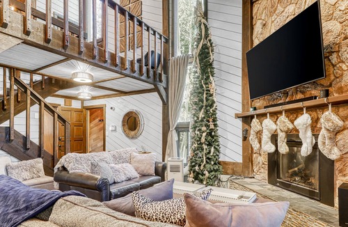 Brian Head Condo | Stylish Ski-in/Ski-out Retreat W/Deck, Fireplace and Gourmet Kitchen!