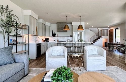 Sandpoint House | Stylish Waterfront Retreat, 100’ Private Yard and Beach + Panoramic Water Views