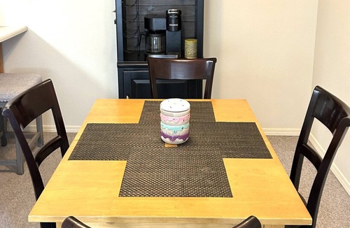 Meridian House | Sugar Shack | Walk to Downtown Meridian Garage Pet Friendly Fenced Yard Near Roaring Springs