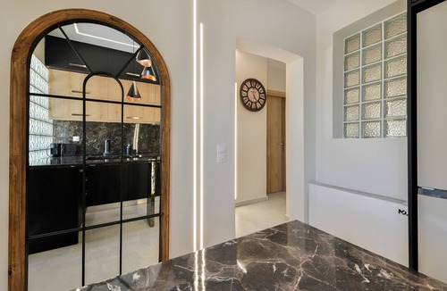 Evgiros Apartment | Suite 3 – Elegant & Serene Hideaway I September15 Suites