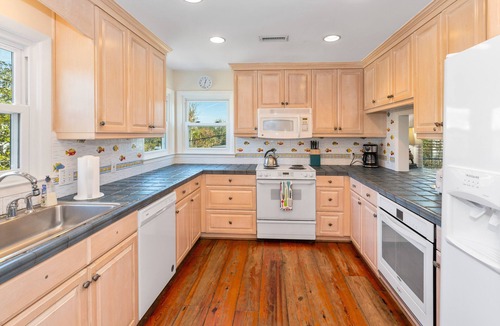 Sullivan's Island House | Sullivan's Island 5 Bdrms/4 Baths