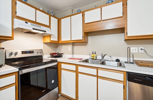 Sullivan's Island Condo | Sullivans Island condo, centrally located, near beach & more - 20 Island House