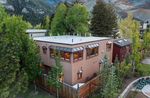 Ketchum House | SUMMER DATES ADDED: Rare 4 Bdrm DT Ketchum- Walk to everything!