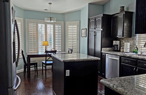 Paradise House | Summer in Vegas! Private Pool, Peaceful Area, Minutes to the Strip/5*
