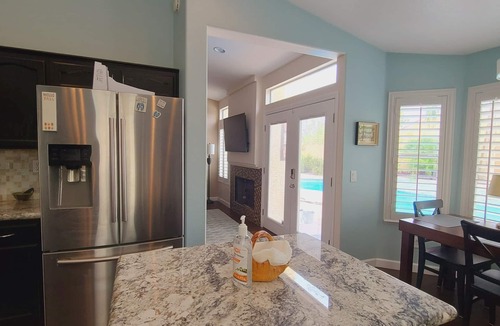 Paradise House | Summer in Vegas! Private Pool, Peaceful Area, Minutes to the Strip/5*