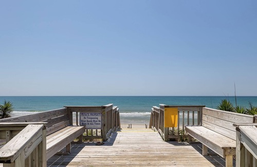 Indian Beach Condo | Summer Winds 403: Oceanfront 2BR 2BA, Complex Amenities!