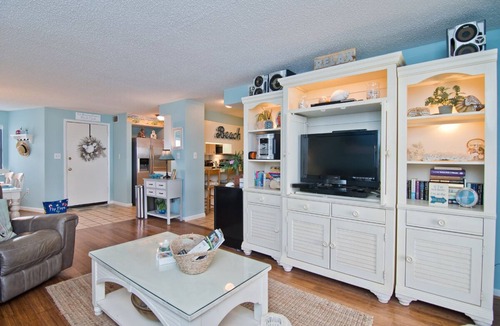 Indian Beach Condo | Summer Winds B-439, Oceanfront Condo in Indian Beach, NC!