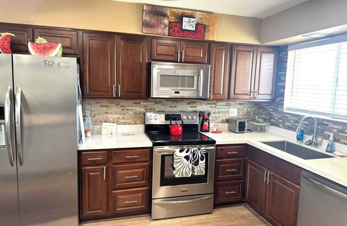 Sun City House | Sun City Getaways 3-bed 2-bath home. 4-night min. 1600 per month for July/August