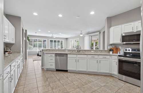 Surprise House | Sun City Grand Retreat, 3 Spacious Bedrooms, Private Patio & Oversized Garage