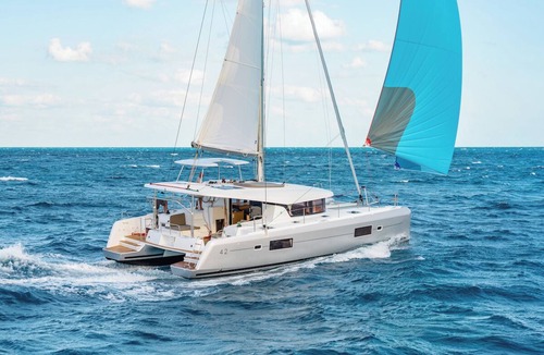 Grand Valinco Boat Rental | Sun-Kissed Sailing Adventure in Córcega