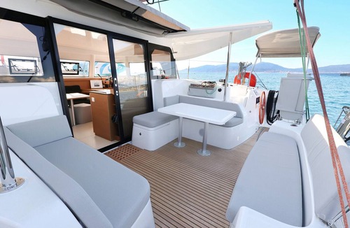 Ajaccio Boat Rental | Sun-Kissed Sailing Adventure in Córcega