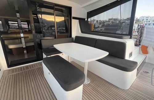 Paros Boat Rental | Sun-Kissed Sailing Adventure in the Stunning Islas Cícladas