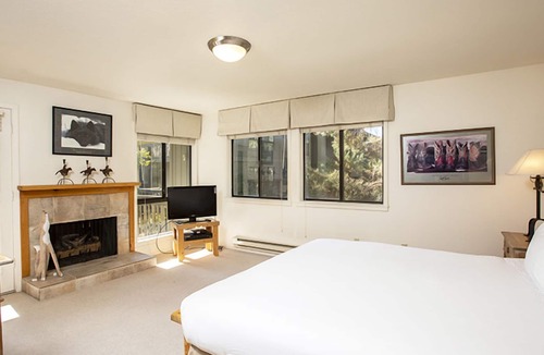 Elkhorn Hotel | Sun Valley Resort, Three Bedroom Four Beds Village Condo