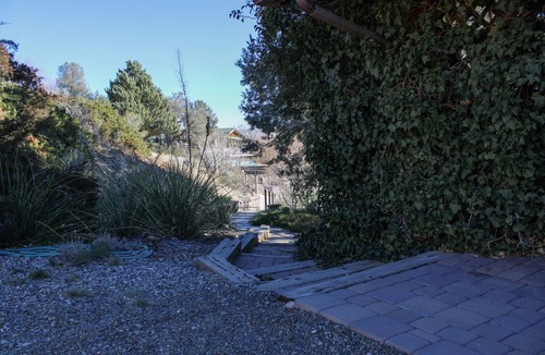 Prescott House | Sunflower Room - Prescott Cabin Rentals