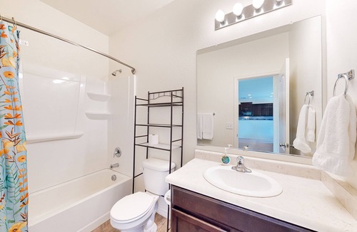 Maricopa House | Sunlit & spacious home with patio & generous yard - near golf - dog-friendly