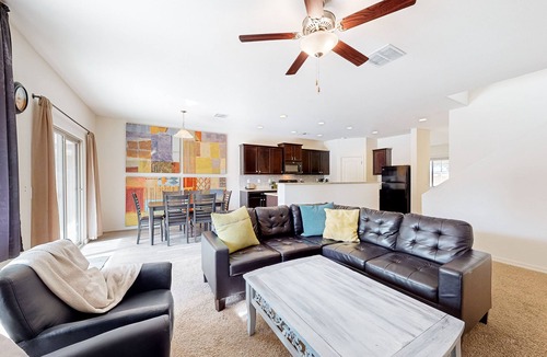 Maricopa House | Sunlit & spacious home with patio & generous yard - near golf - dog-friendly