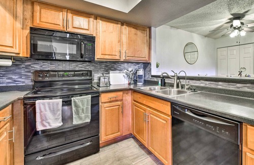 Dobson Ranch Condo | Sunny Mesa Abode, 6 Mi to ASU & Aquarium!