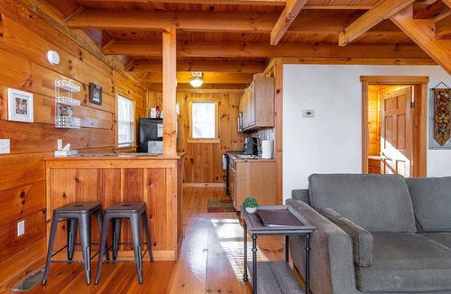 Campton Cabin | Sunrise Cabin- Hot Tub, WiFi, Firepit, Grill