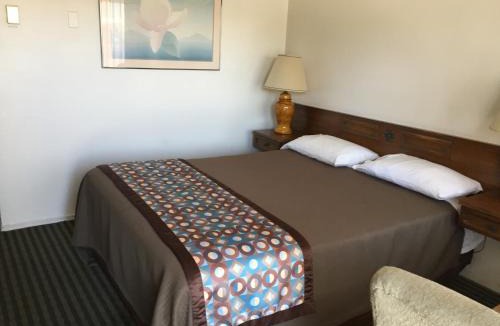 Sparks Hotel | Sunrise Motel