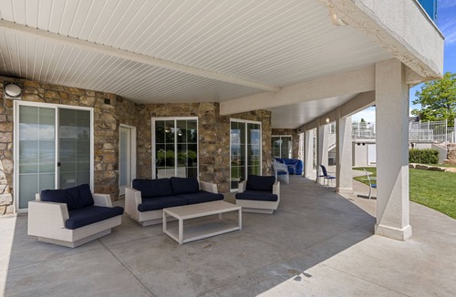 Garden City Hotel | Sunrise Resort Room #104 | 0 Bed, 1 Bath