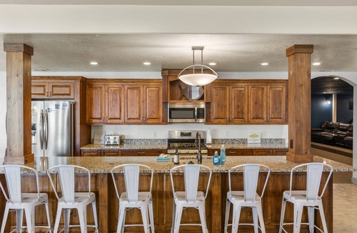 Garden City Hotel | Sunrise Resort Room #101 | 0 Bed, 1 Bath