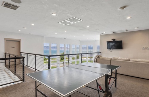 Garden City Hotel | Sunrise Resort Room #101 | 0 Bed, 1 Bath