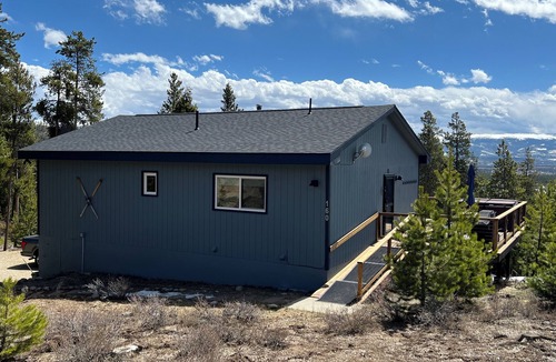 Grand Country Estates House | Sunrise Ridge - Cozy Cabin, Hot Tub, Awesome Views