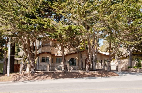 Pacific Grove House | Sunset Drive - Pacific Grove House - Spacious Oceanview, Across the Street from Asilomar Beach