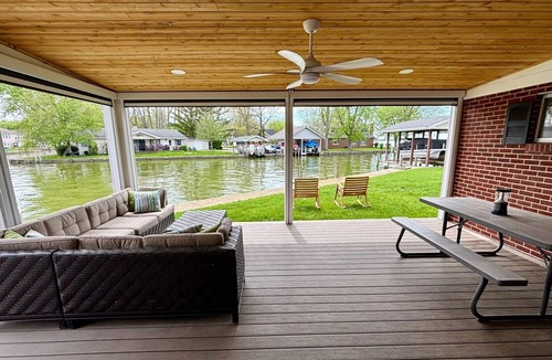 Lakeview House | Sunset Isle Escape - Spacious Lakefront house on the Islands of Indian Lake