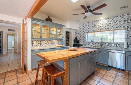 Blenman-Elm House | Sunset Manor: Secluded 5BD/3BA w/Pool in Midtown