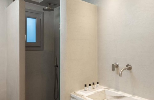 Akrotiri Hotel | Sunset Superior Suite with outdoor Hot Tub