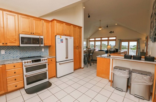 Tuckahoe House | Sunset Views, 7 BR Soundside home with pool and hot tub!