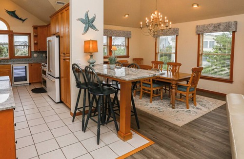 Tuckahoe House | Sunset Views, 7 BR Soundside home with pool and hot tub!