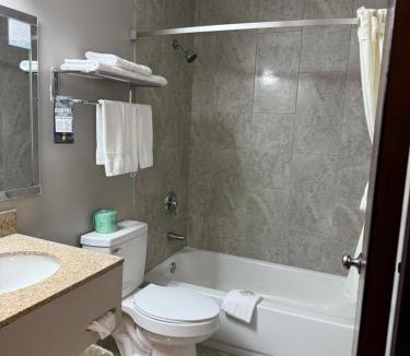 Campbellsville Hotel | Super 8 by Wyndham Campbellsville KY