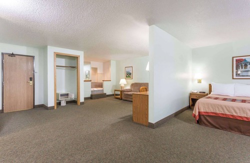 Gallipolis Ferry Hotel | Super 8 by Wyndham Gallipolis Pt Pleasant Area