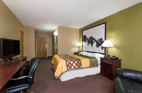 Miamisburg Hotel | Super 8 by Wyndham Miamisburg Dayton S Area OH