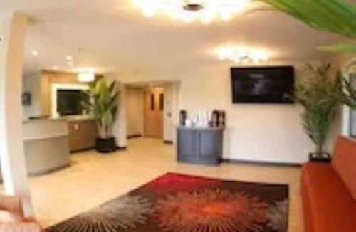 Portsmouth Hotel | Super 8 by Wyndham Portsmouth