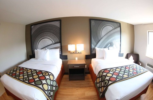 Portsmouth Hotel | Super 8 by Wyndham Portsmouth