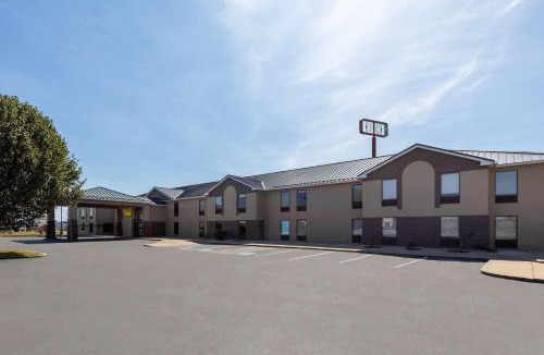 Shepherdsville Hotel | Super 8 by Wyndham Shepherdsville - Louisville South I65