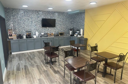 Vandalia Hotel | Super 8 by Wyndham Vandalia/Dayton International Airport