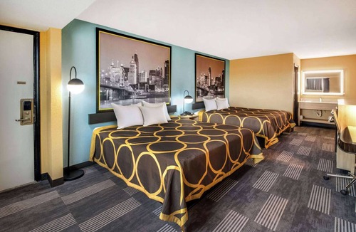 Vandalia Hotel | Super 8 by Wyndham Vandalia/Dayton International Airport