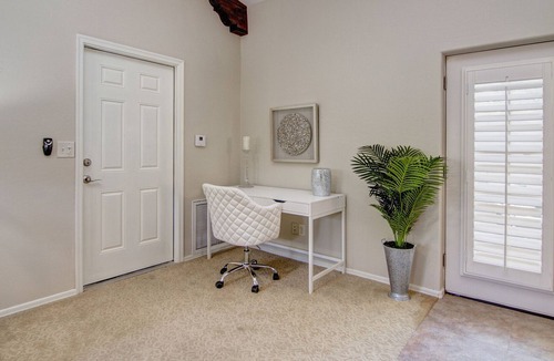 Cactus Acres House | Super Bowl Dates Currently Available !! 10 minutes from Phoenix Open & Barrett !