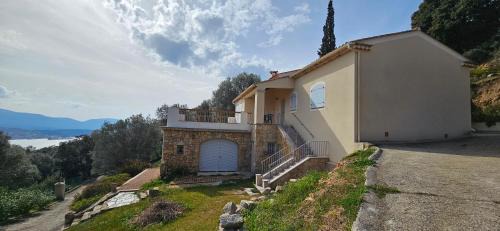 Vetricella Villa | Super villa idyllique & antique avec vue mer imprenable