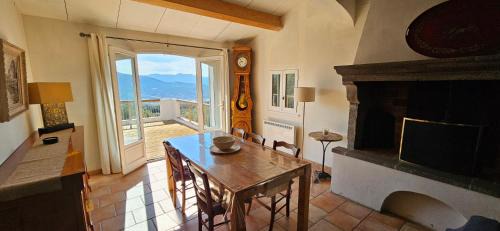 Vetricella Villa | Super villa idyllique & antique avec vue mer imprenable