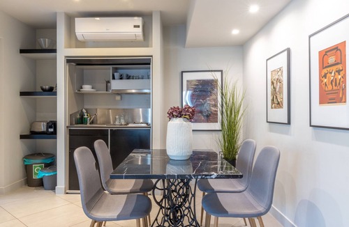 Psirri Apartment | Superb Central Athens Suite With Rooftop Perfect for 5 Guests 85sqm