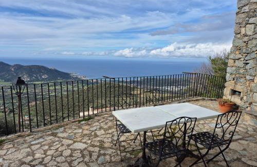 SantʼAntonino House | Superbe Maison de village authentique vue mer