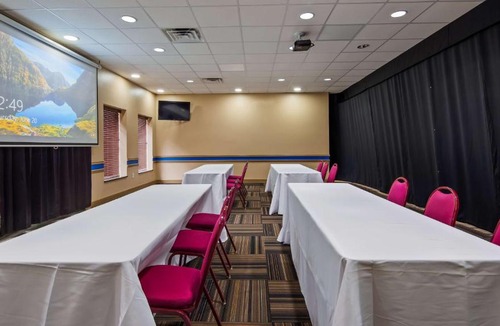 Bardstown Hotel | SureStay Hotel by Best Western Bardstown General Nelson