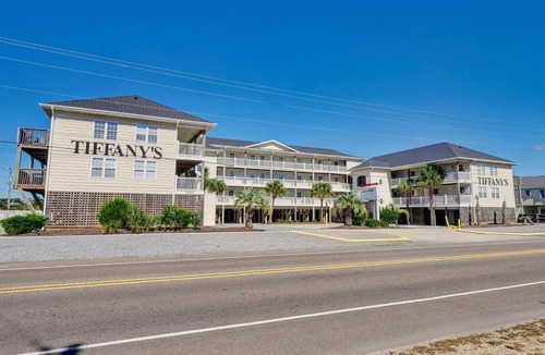 Surf City Apartment | Surf City Ocean Mist Manor Motel Unit with Pool